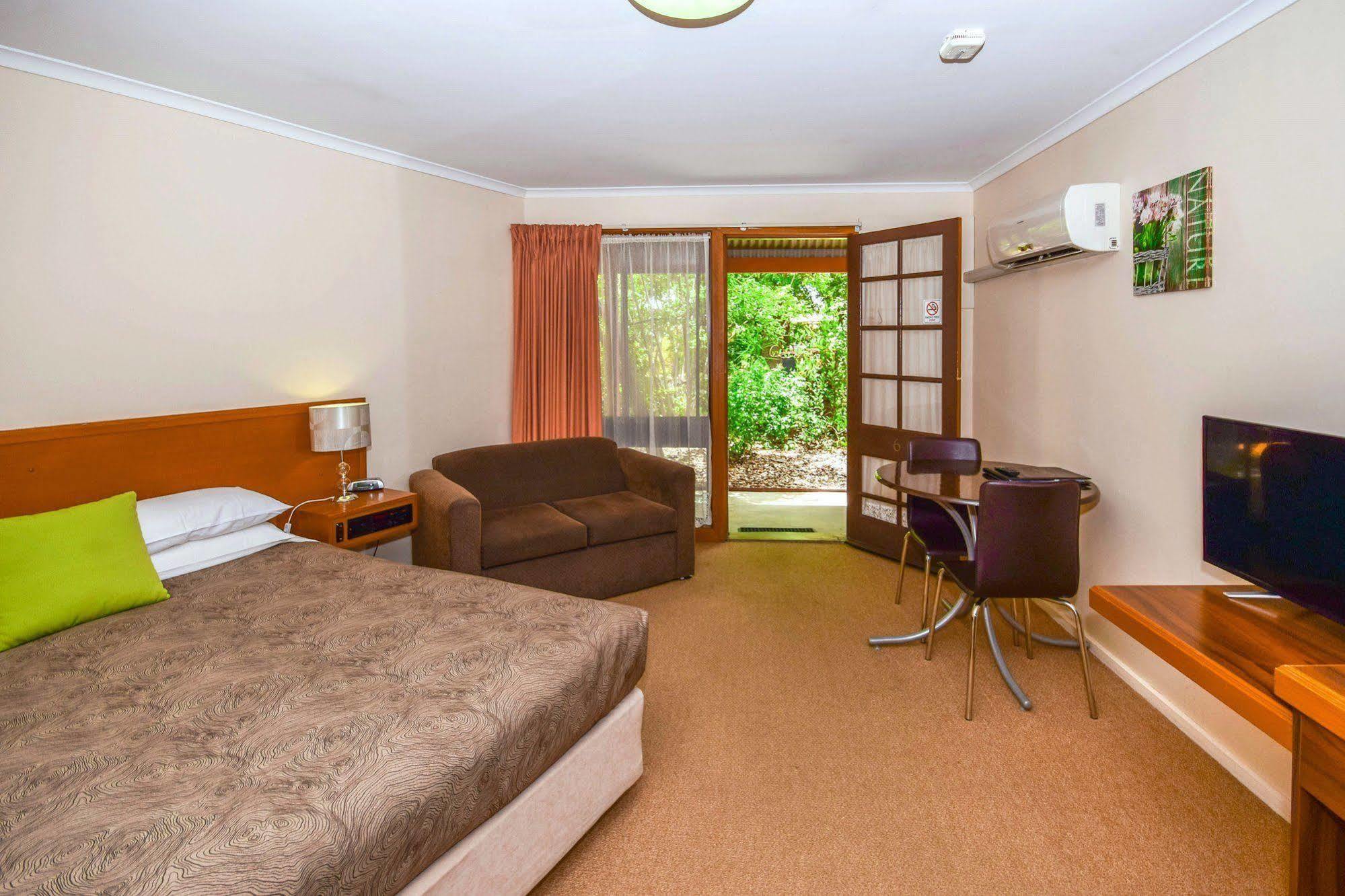 River Country Inn (Adults Only) Моама Екстер'єр фото