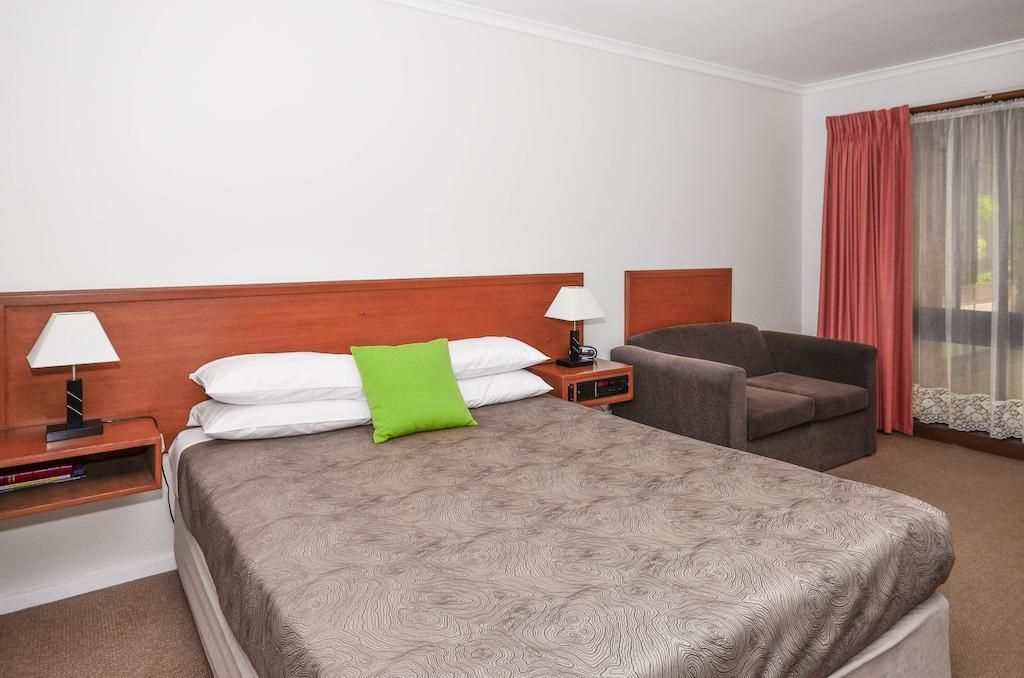 River Country Inn (Adults Only) Моама Номер фото